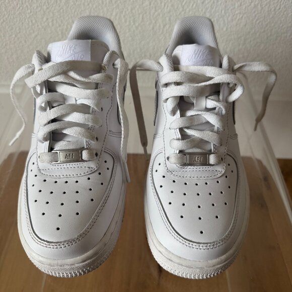Nike Air Force 1 '07 Low White DD8959-100 Size 6 | Classic Streetwear Sneaker - Picture 9 of 16